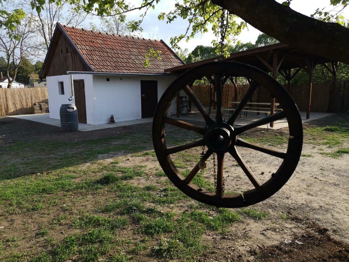 Harsfak Villa Mezokovacshaza Екстериор снимка